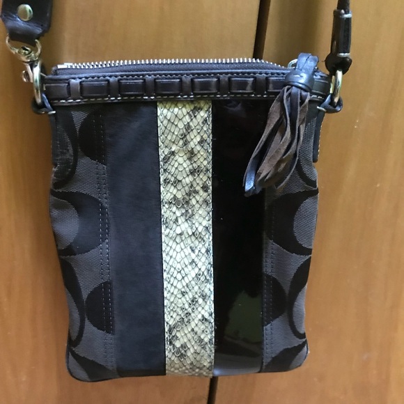 Authentic Coach Purse ALL OFFERS WELCOME - Picture 2 of 4